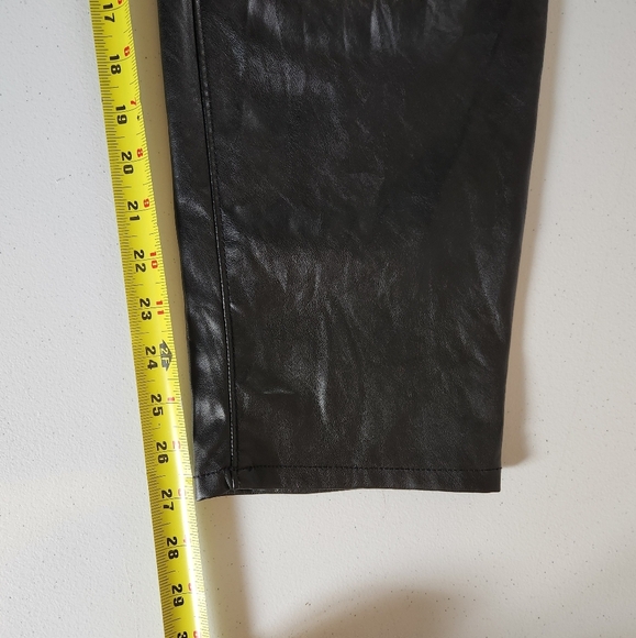 Old Navy High Rise OG Straight Faux Leather Black Ankle Pants Size 14 Minimalist - Picture 9 of 10